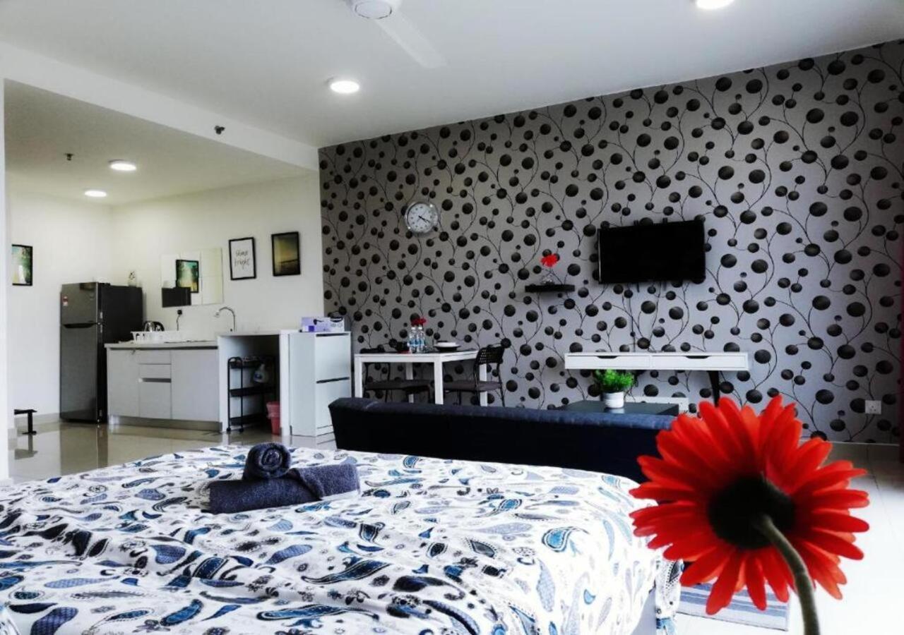 Peanut Butter Homestay #Trefoil Setia City Setia Alam Exterior photo