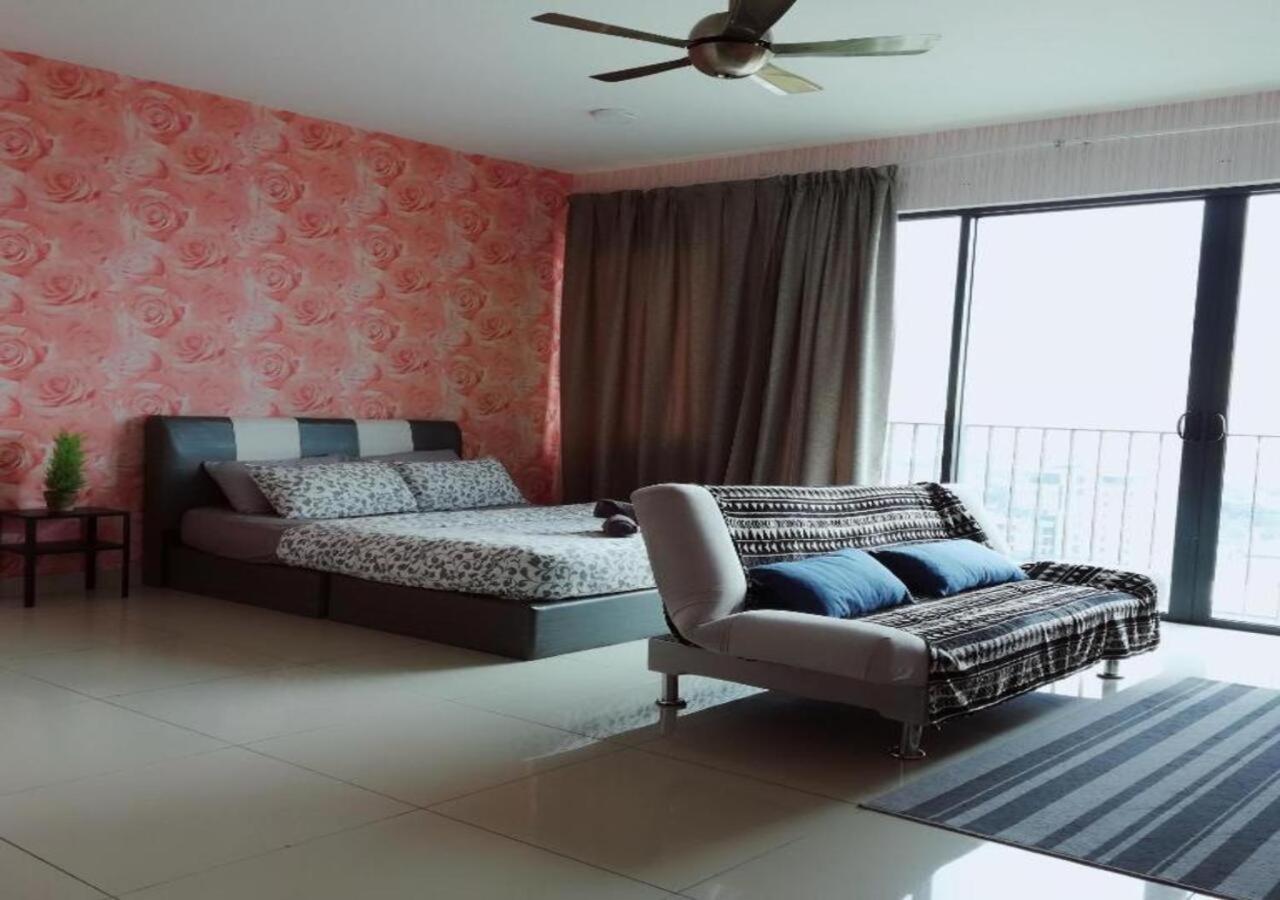 Peanut Butter Homestay #Trefoil Setia City Setia Alam Exterior photo